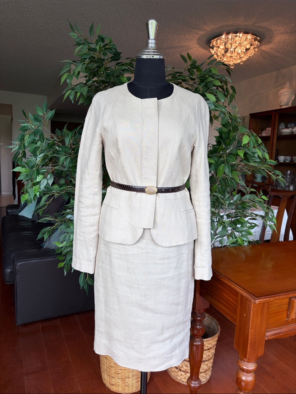 100% Linen Classic Cream Skirt Office Suit by Sandra Angelozzi  Size 34 (US 6/8)